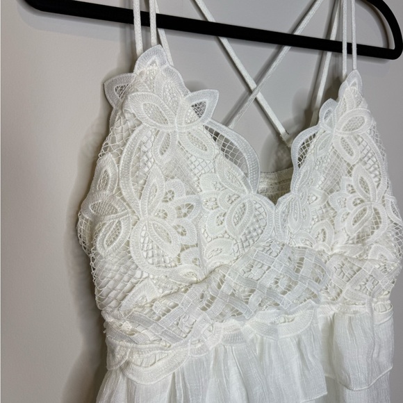 White Lace Ruffle Women’s Top - Picture 2 of 8